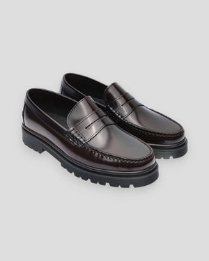 Playboy Austin loafers i bordo poleret læder, close-up af sko med glat finish og klassisk design.