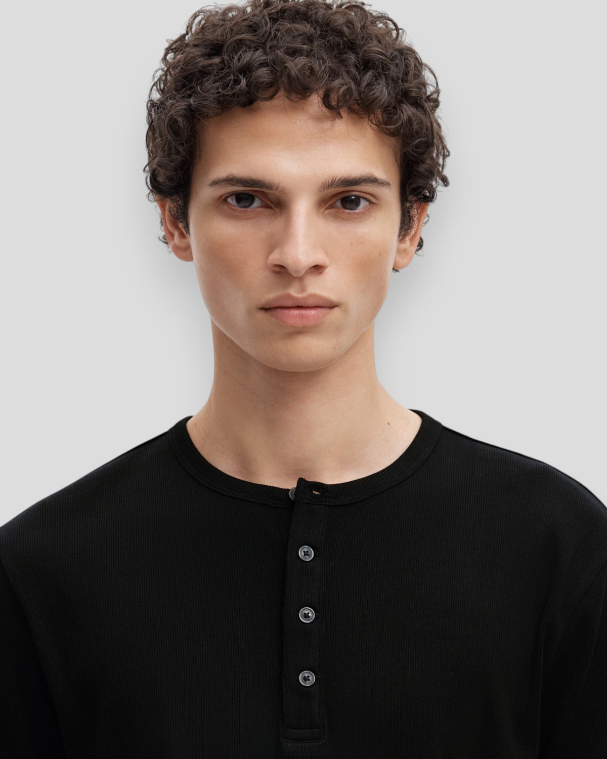 Austin Rib SS Henley Tee - Black