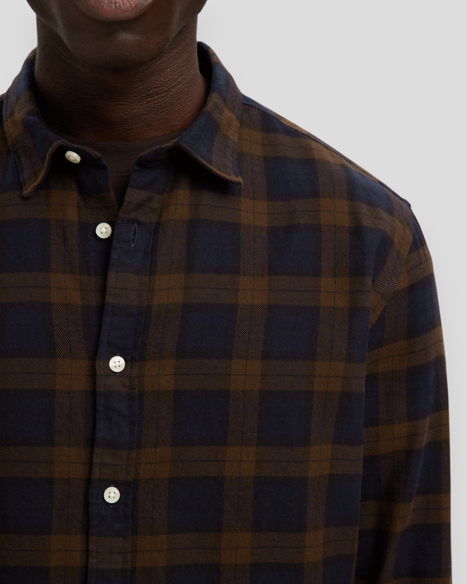 Regular Noah Brushed Twist Shirt LS - Demitasse/Sky Captain