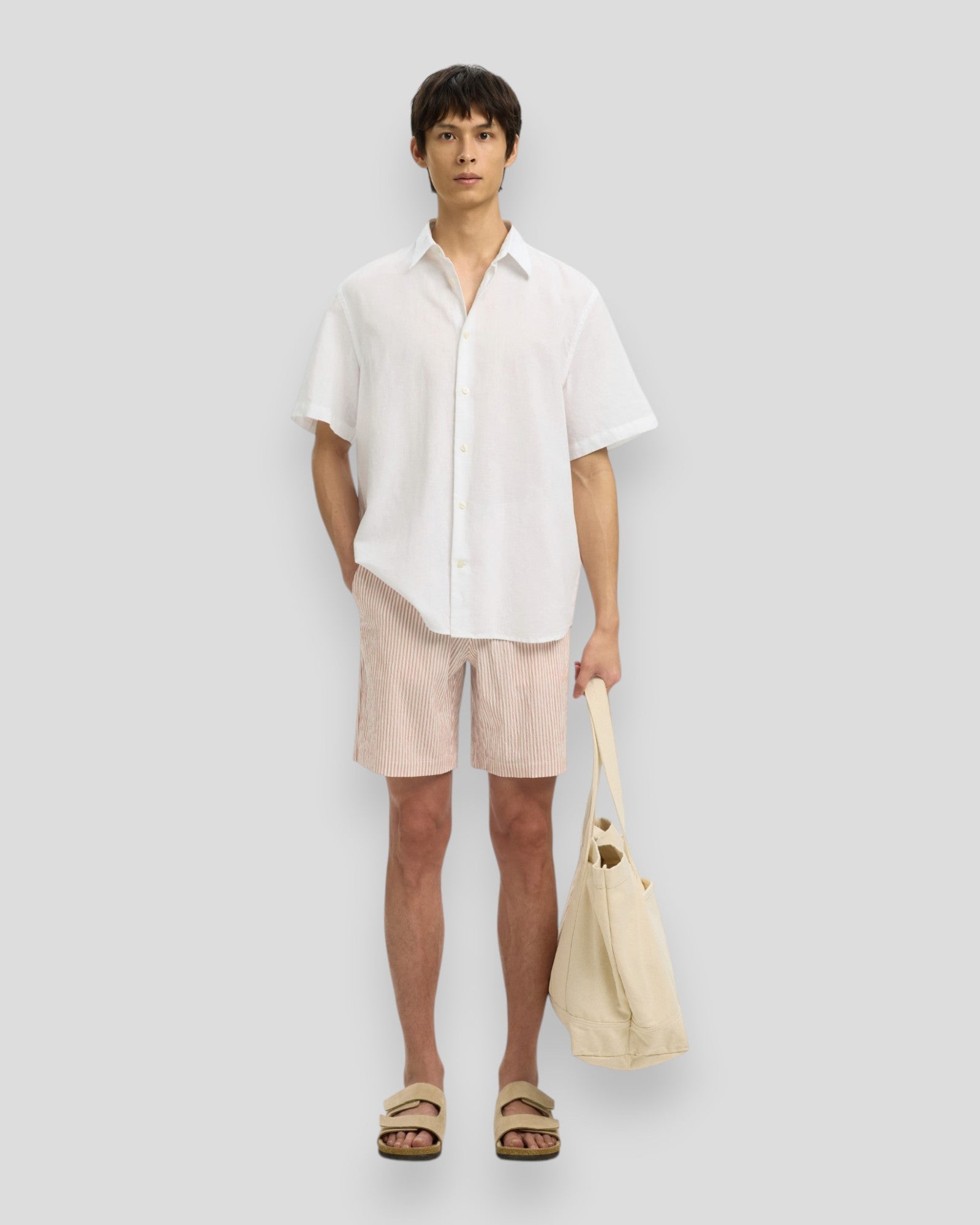 Hvid Regular Claus Clay Linen Blend skjorte til mænd fra Selected, let og åndbar sommertrøje med casual pasform