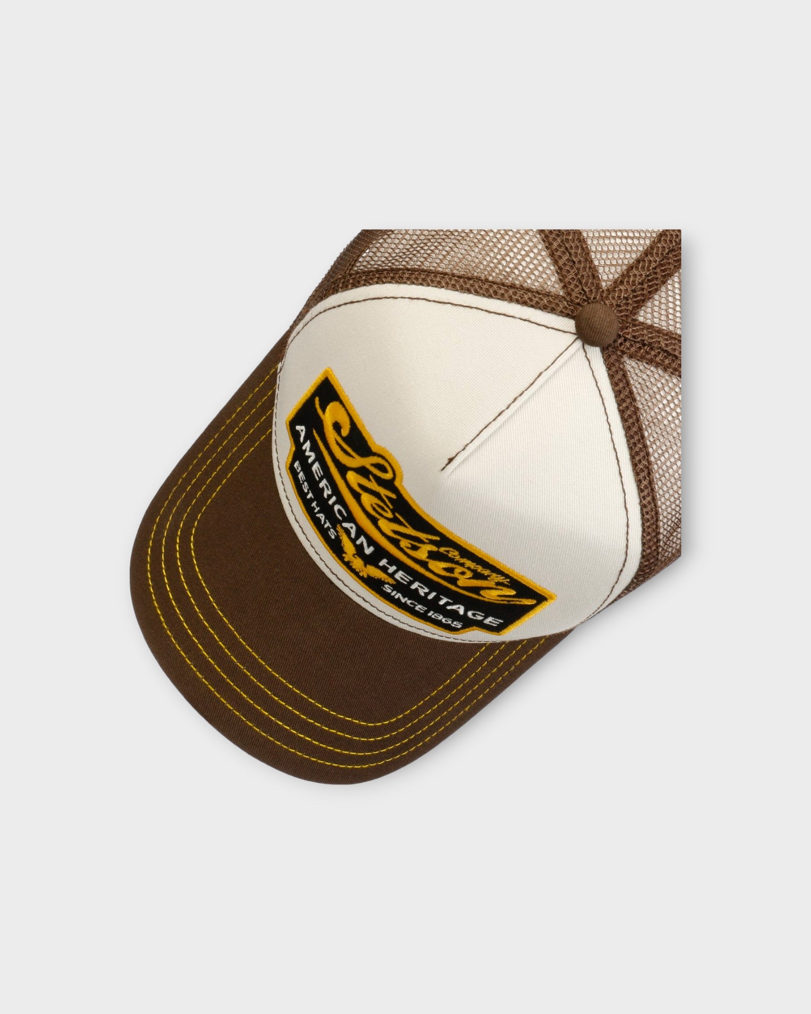 Trucker Cap American Heritage Dark Brown - Brun Stetson Trucker Cap til Mænd. Her set oppefra.