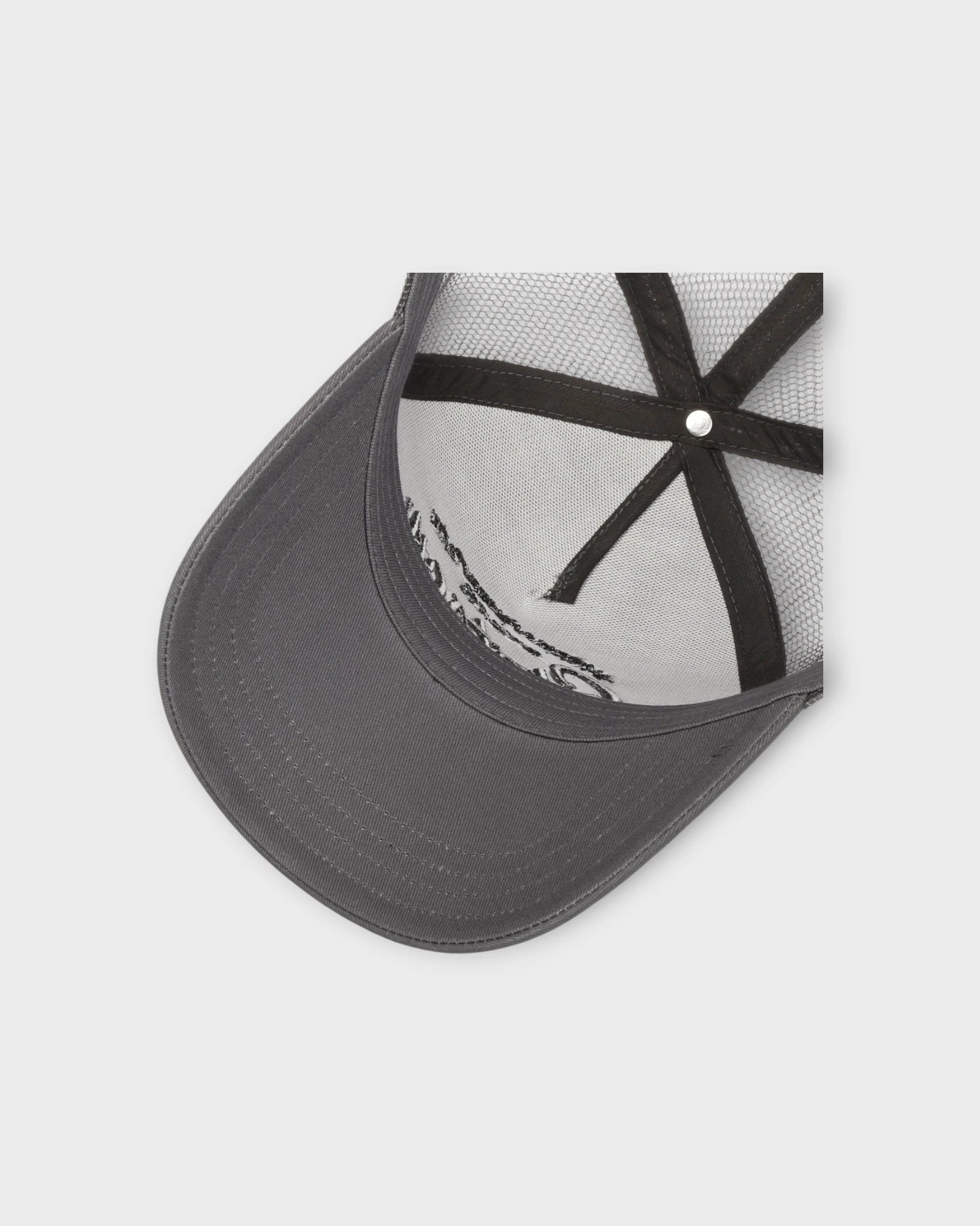 Trucker Cap American Heritage Grey - Grå Stetson Truckercap til Mænd. Her ses indersiden af kasketten.