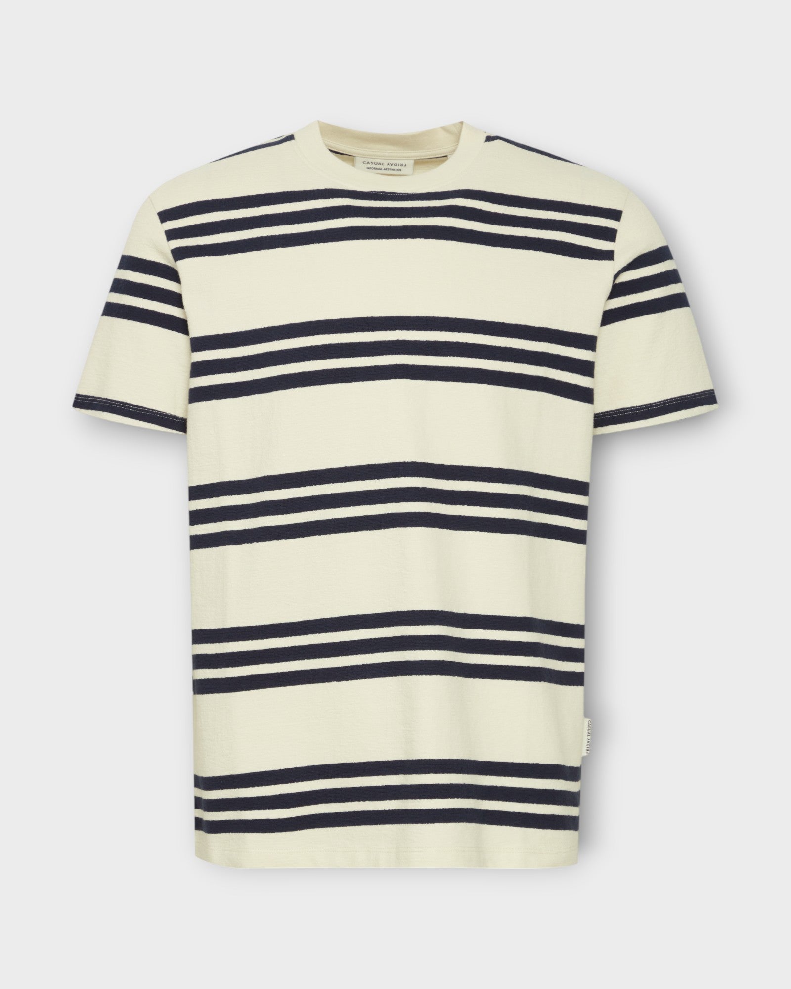 Thor Structured Striped T-shirt White Asparagus, lækker stribet Casual Friday t-shirt. Her set forfra. 