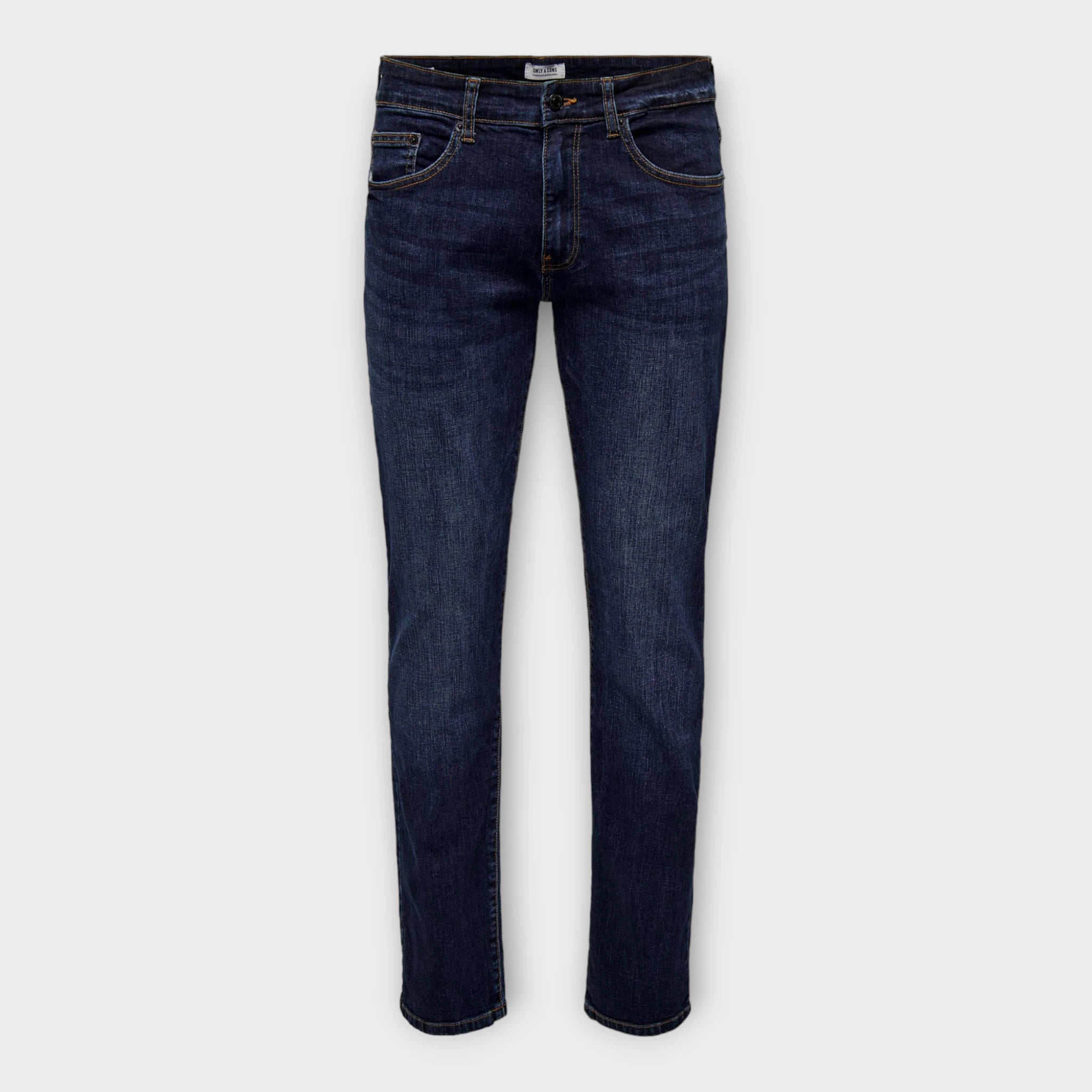 Weft Reg Dark Blue, regular fitted mørkeblå jeans fra Only and Sons. Her set forfra.