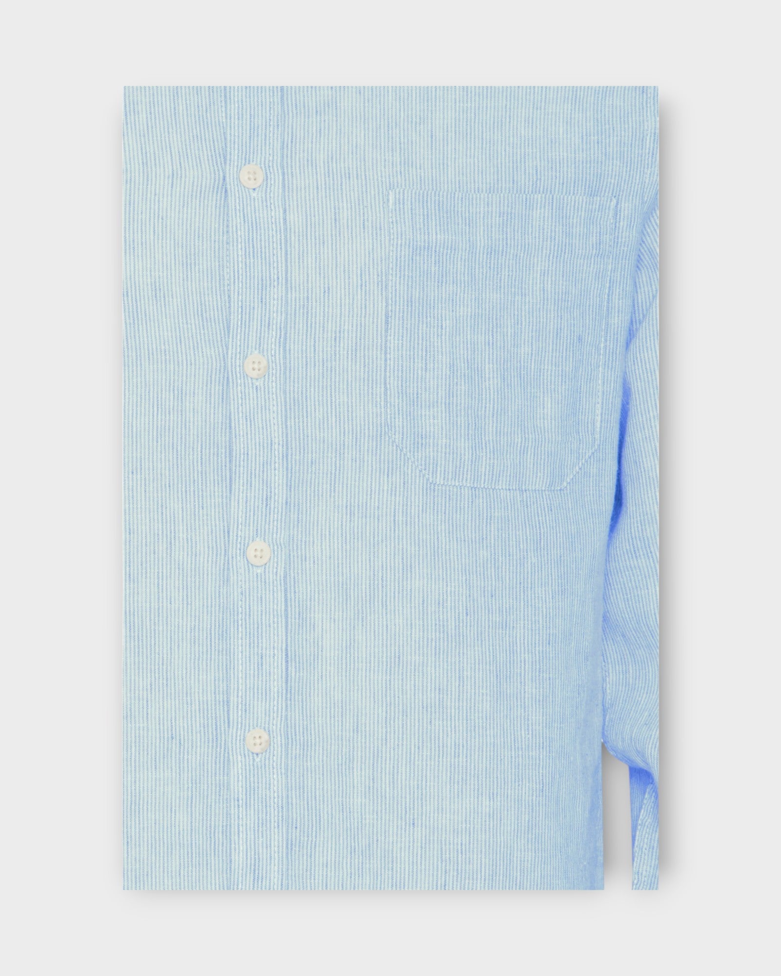 Anton Ls Striped Linen Mix Shirt  Chambray Blue, langærmet hørskjorte fra Casual Friday. Her ses closeup af kvaliteten.