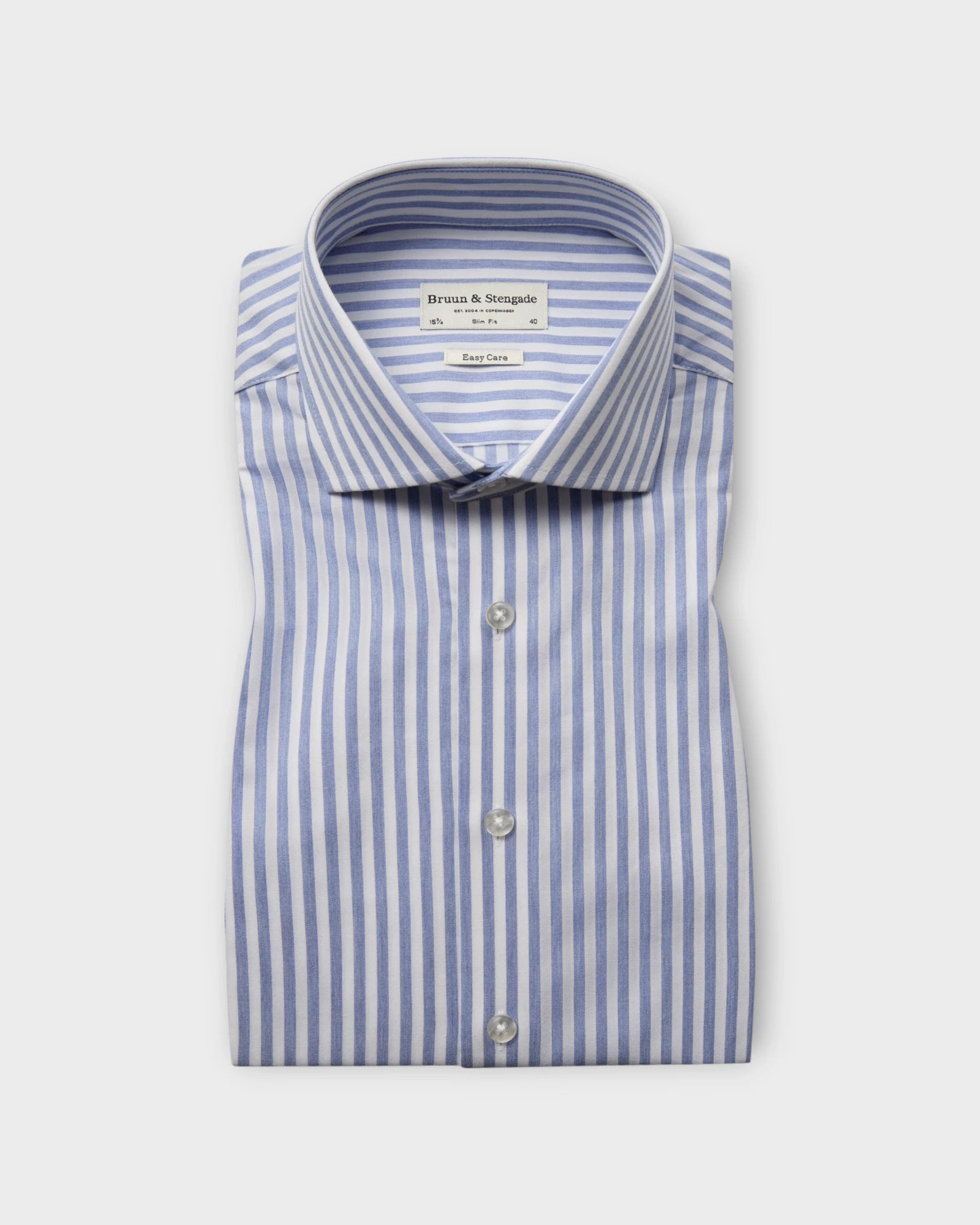 Griffin Slim Fit Shirt Light Blue White - Stribet Bruun og Stengade Herre Skjorte. Her set forfra.