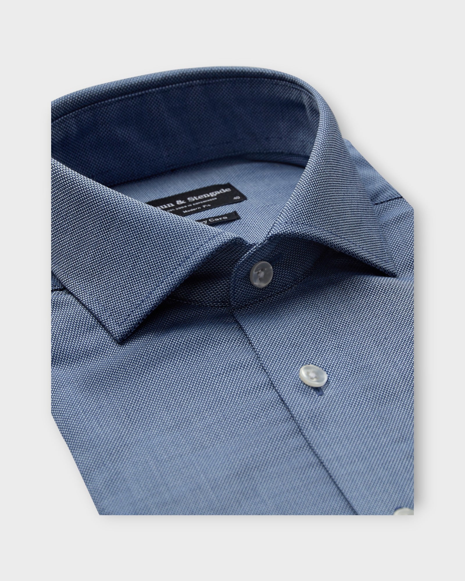BS Gronkowski Modern Fit Shirt Blue, blå langærmet  Bruun og Stengade Skjorte. Her set bagfra.