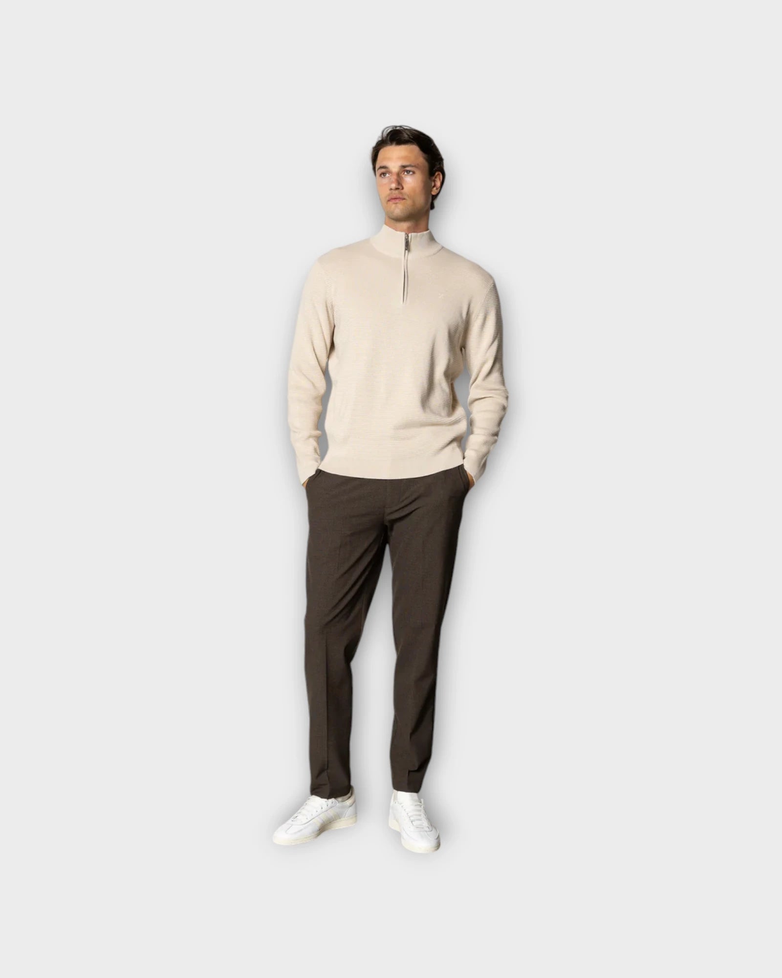 Oscar Half Zip Knit Ecru Melange - Sandfarvet Clean Cut Copenhagen Herre Strik. Her set forfra.