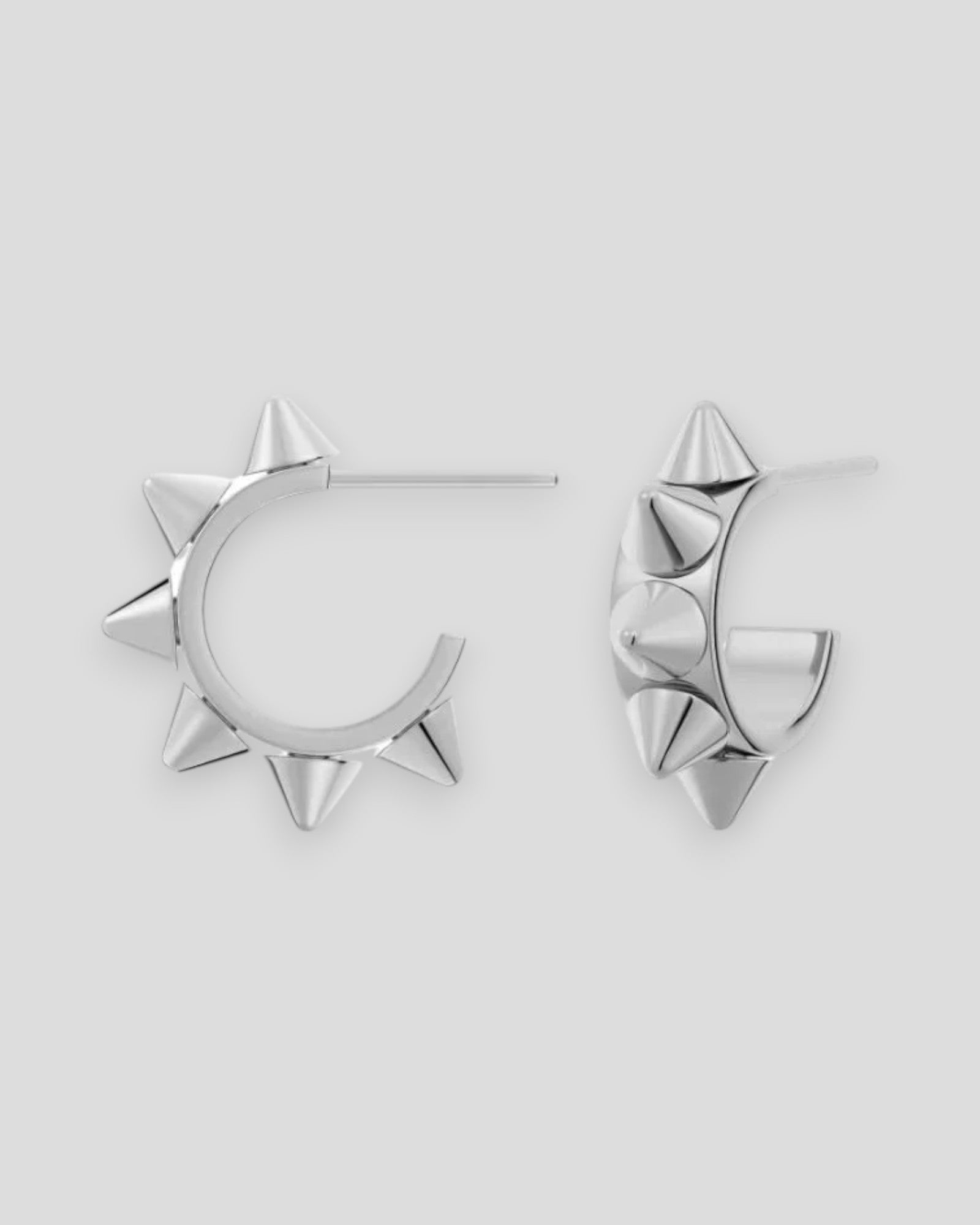 Sølvhøjre ørering til kvinder fra Edblad Peak Creoles Small serie, mini-stil med elegant design.