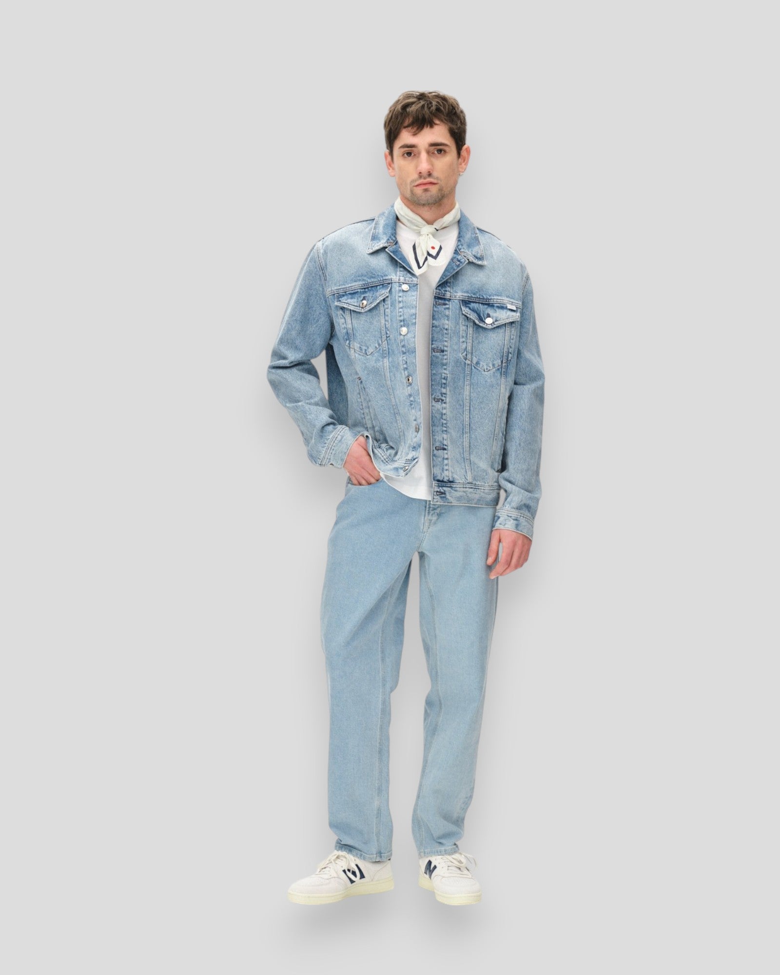 Opdag Max Cross RCS Light Blue Denim – loose fit jeans fra GABBA med optimal pasform og trendy design