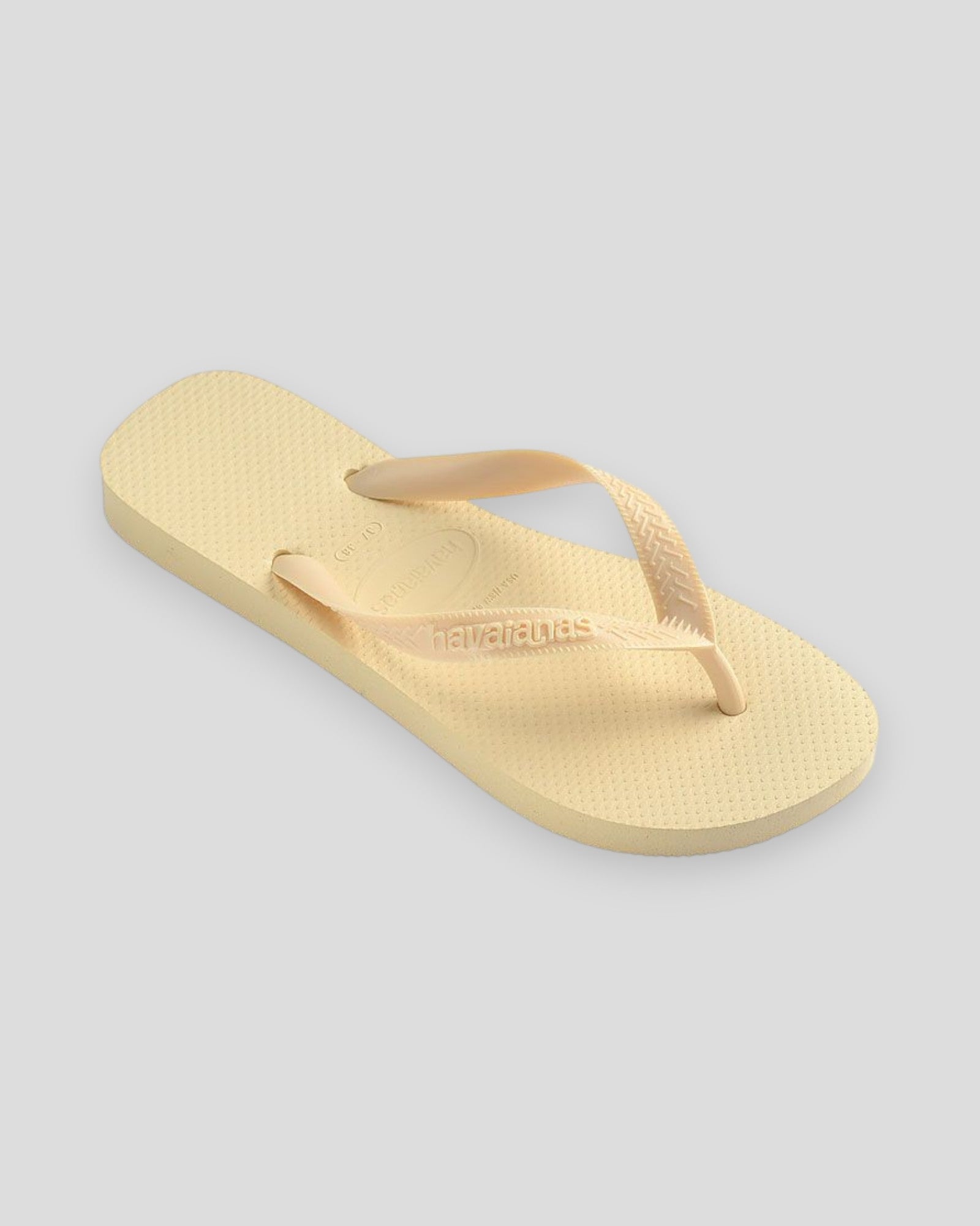 Havaianas sandaler til kvinder i farven Buttercream med komfortable stropper og holdbart gummimateriale.