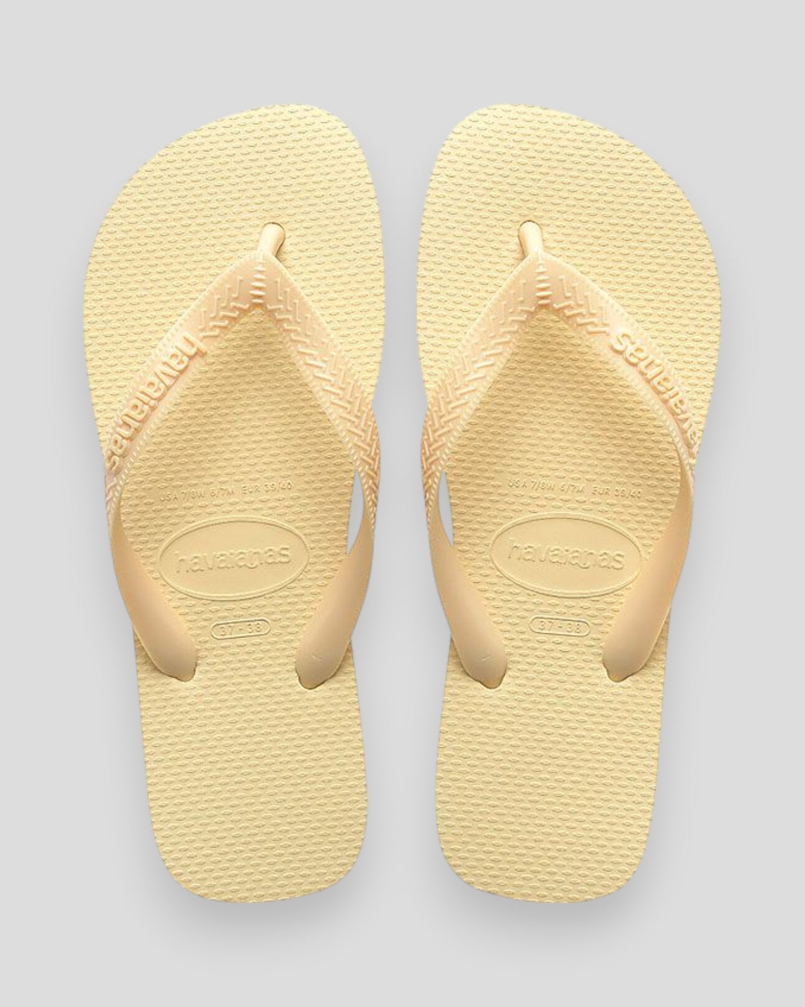 Havaianas sandaler til kvinder i Buttercream farve med flade såler og justerbare remme.