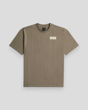 G-STAR RAW HB Badge Relaxed R T-shirt i turf farve, afslappet pasform, synlig badge foran, blødt bomuldsstof.