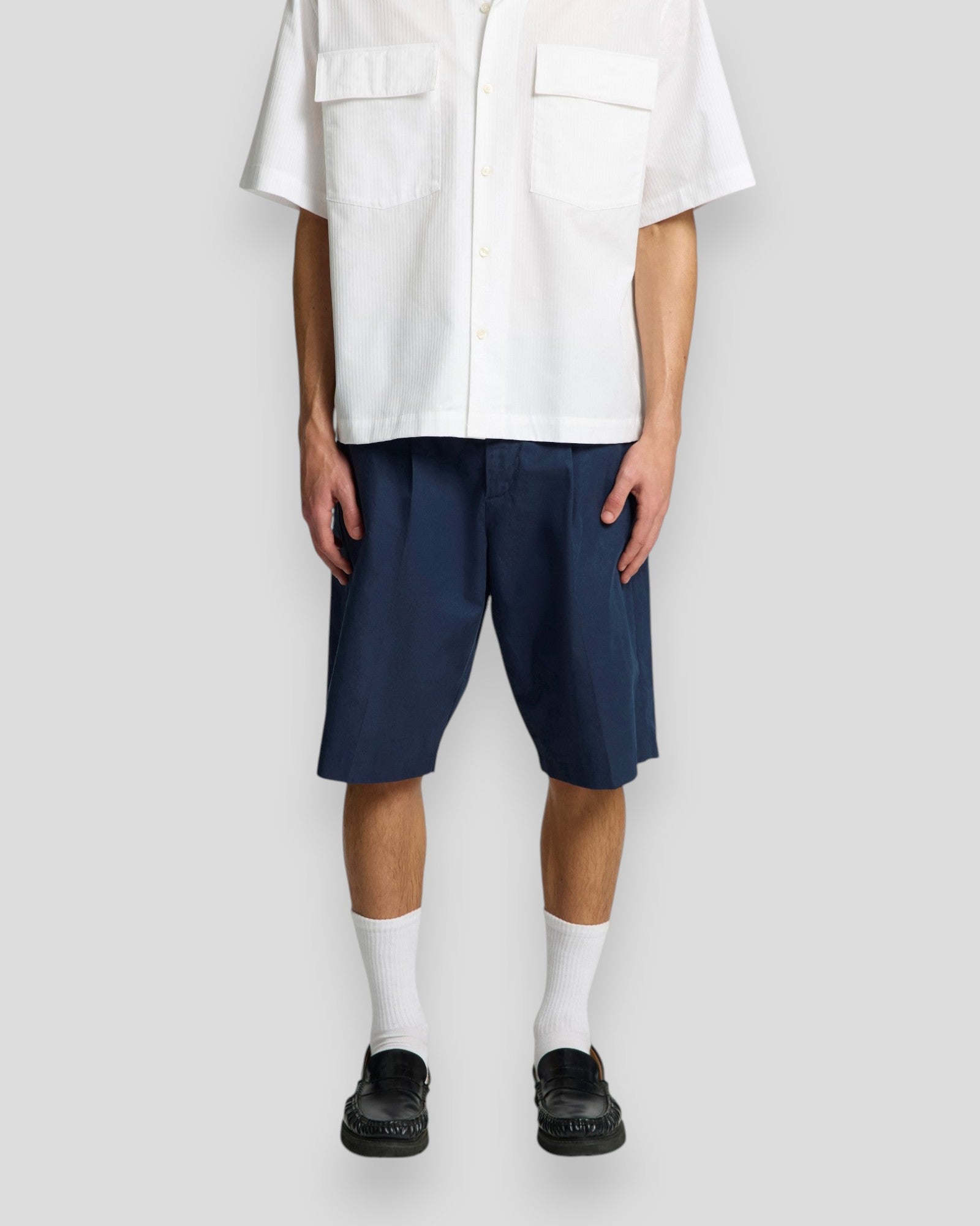 Casual herreshorts i navyblå farve med løs pasform