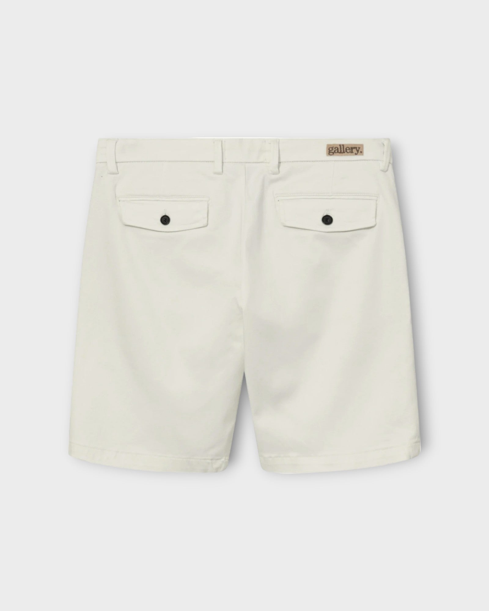 Hunt Soft String Shorts White fra Mos Mosh Gallery, super lækre hvide herre shorts. Her set bagfra.