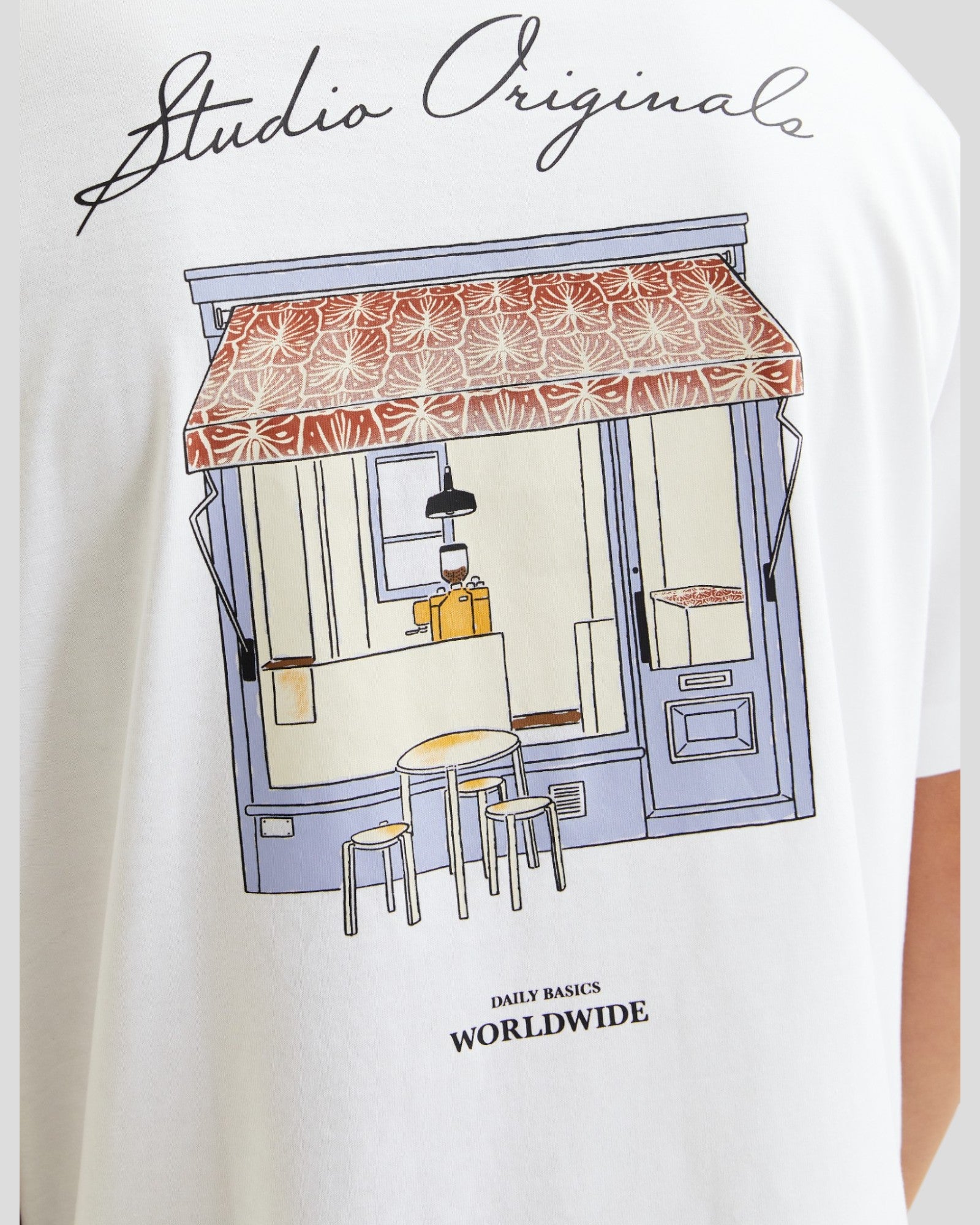 Oversized Slington Back Tee SS Crew Neck fra JACK & JONES – klassisk hvid t-shirt med løs pasform og trendy design.