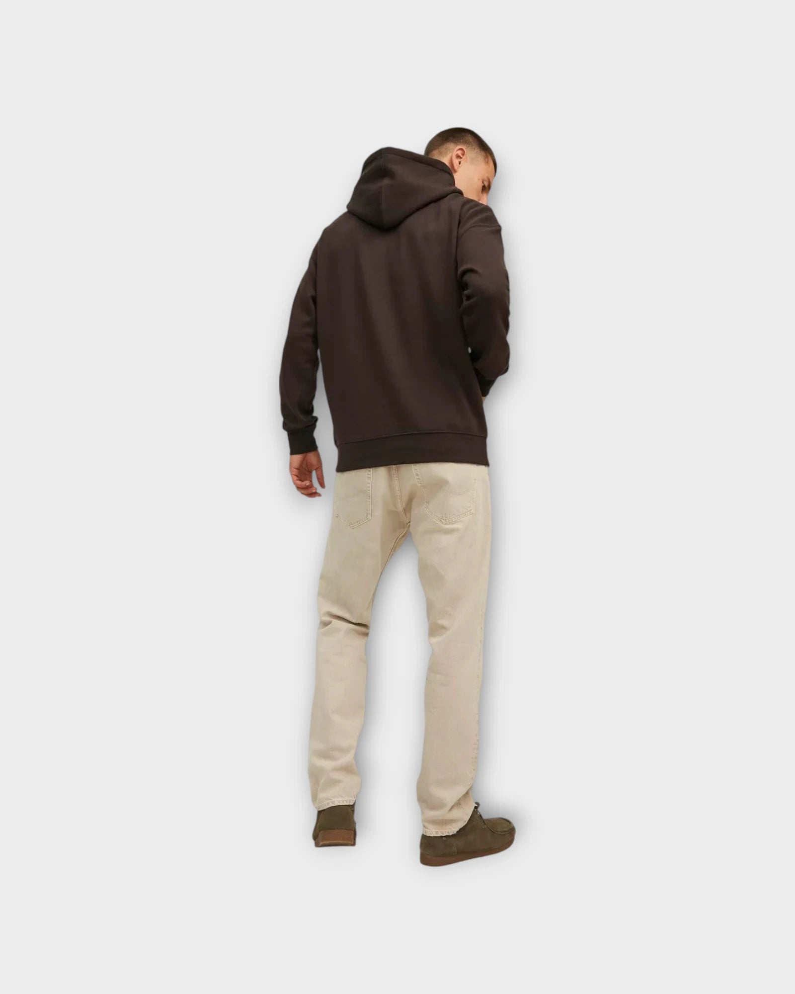 Star Basic Sweat Hood Mulch - Brun Basic Jack & Jones Herre Hoodie. Her set på model bagfra.