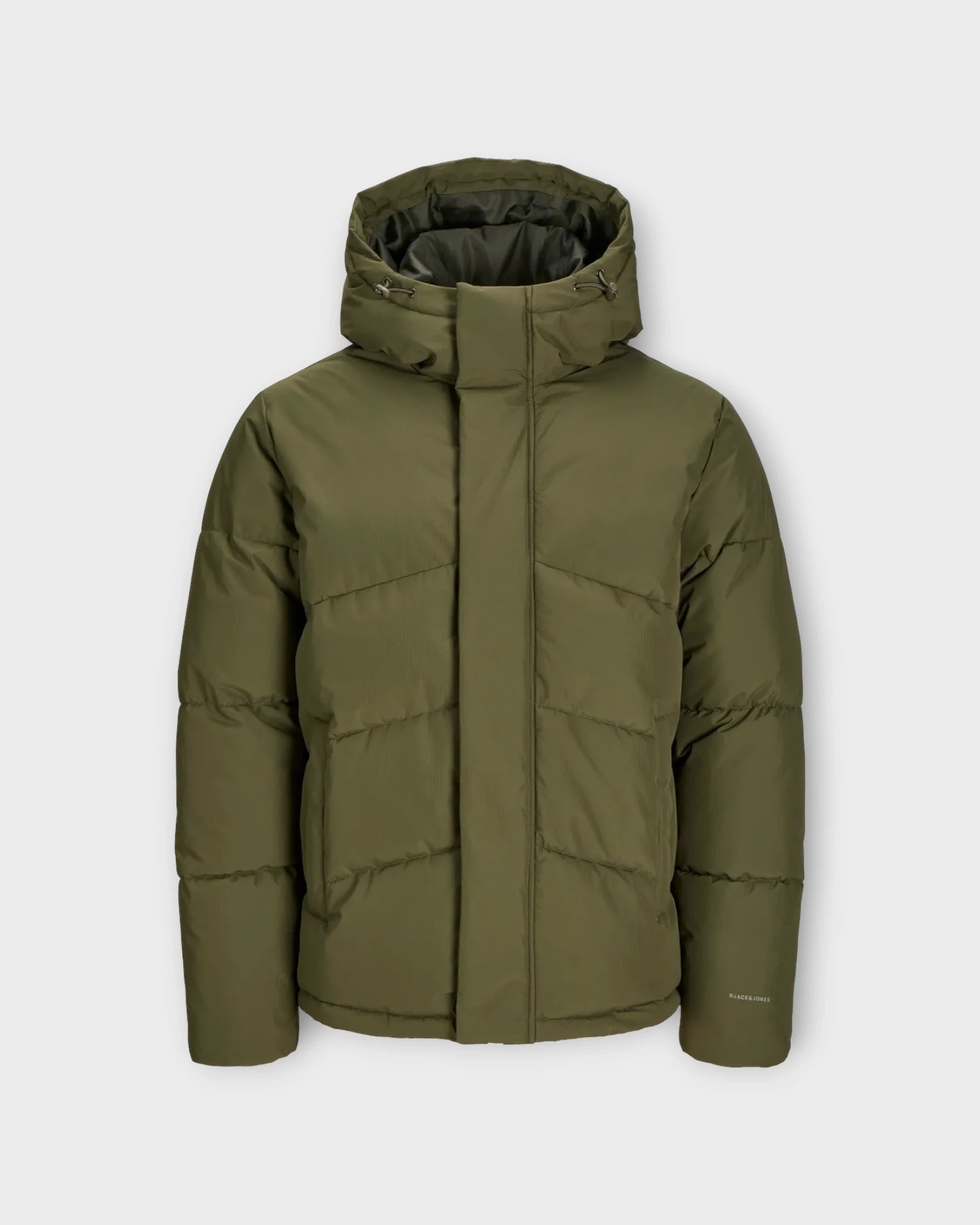 World Puffer Jacket Olive Night - Grøn Jack and Jones Vinter Jakke til Mænd. Her set forfra.