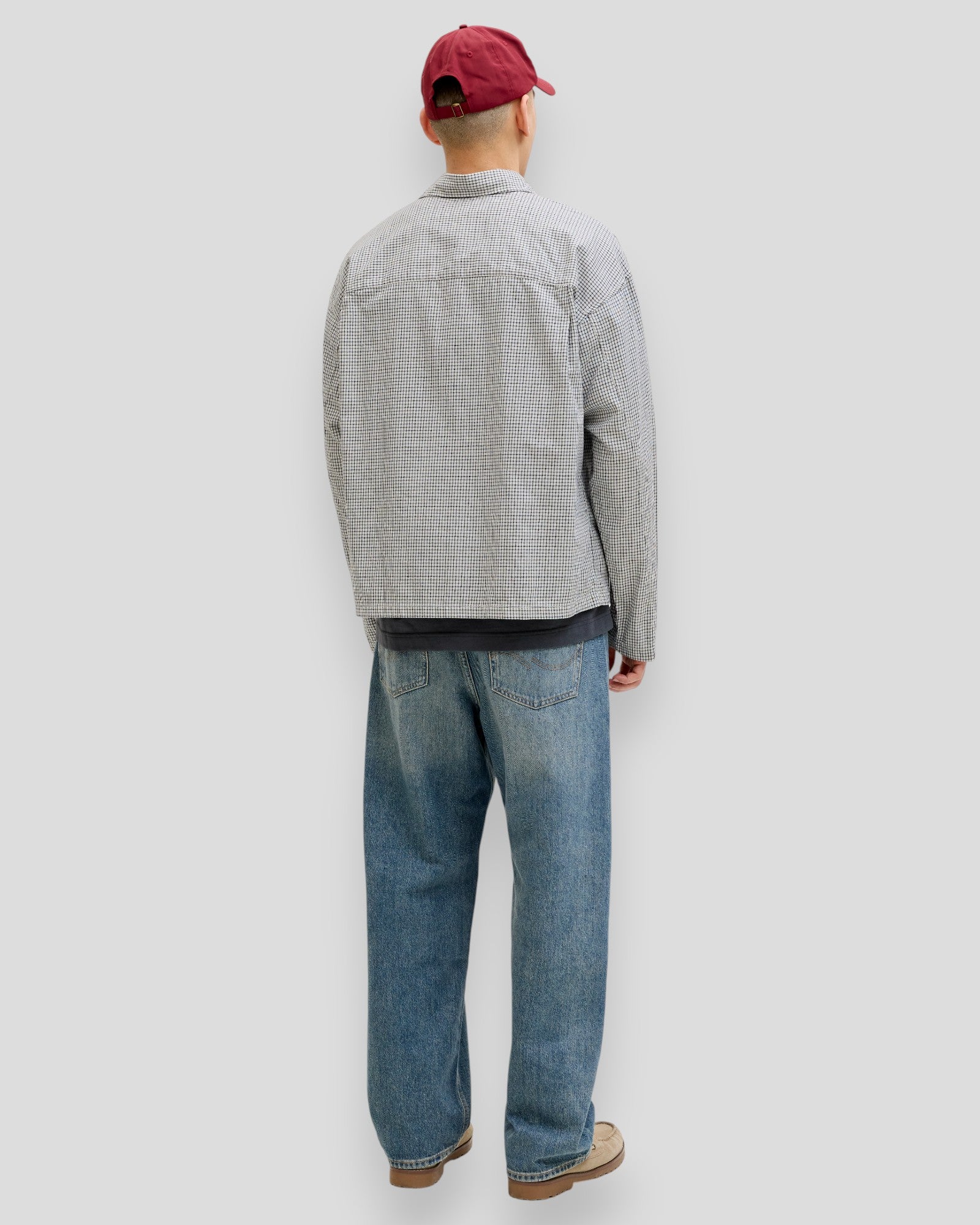 Jack & Jones Austin Clean Check Shirt LS in Odyssey Gray with checkered pattern, long-sleeve casual shirt for men.