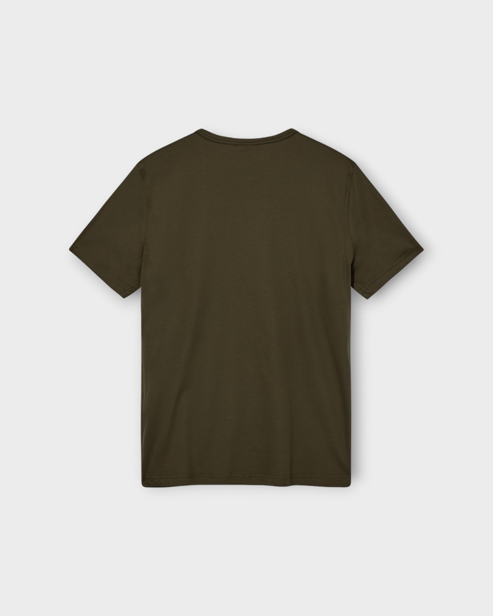  Perry Crunch O SS Tee Army fra Mos Mosh Gallery. Army grøn T-shirt til mænd. Her set bagfra.