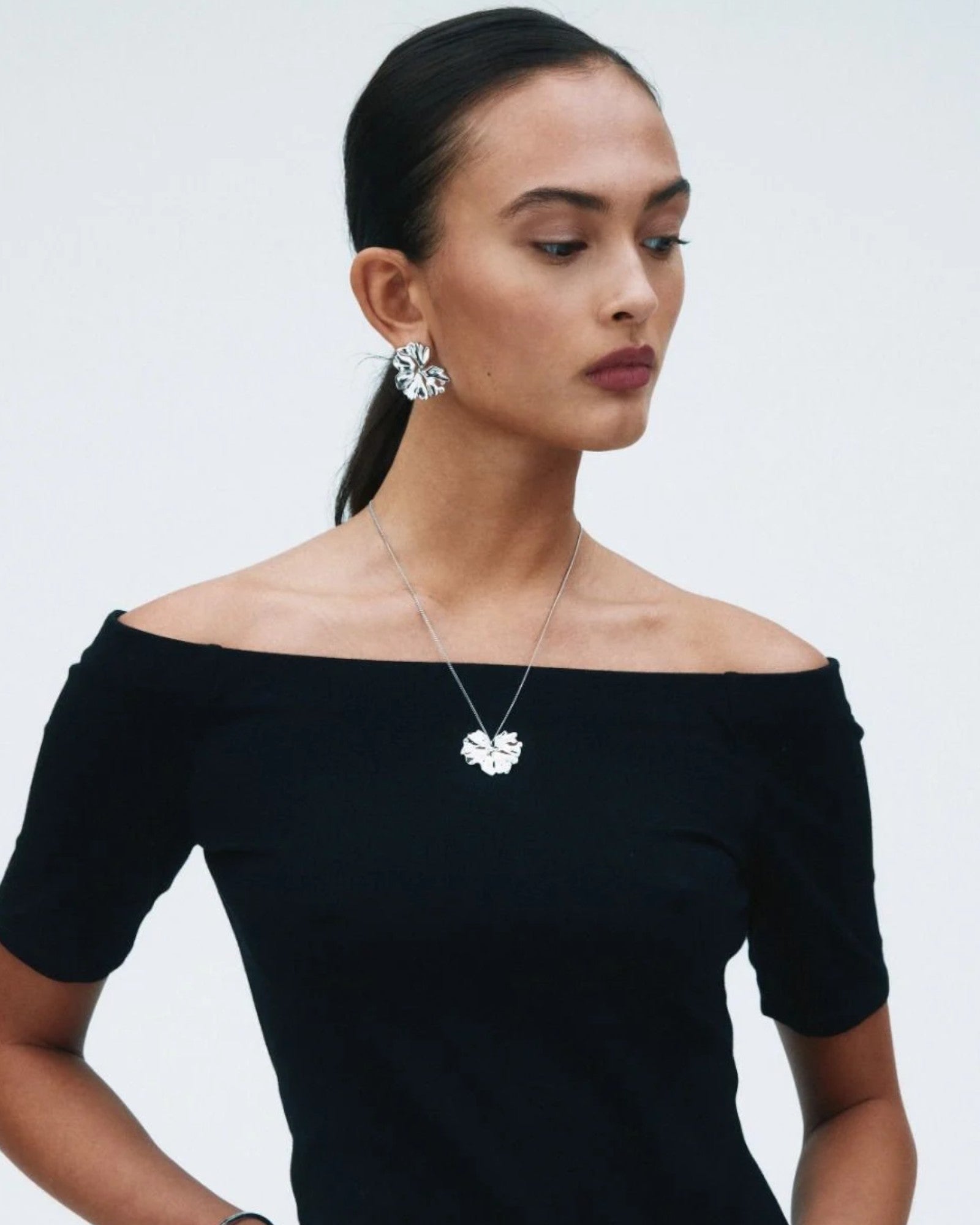 Stort sølvøreringe til kvinder, Edblad Dame Gerana Studs Large i rustfrit stål, detaljeret og elegant design