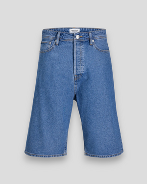 Blå denim shorts af Jack & Jones Ron Original Shorts SQ 730, afslappet pasform og klassisk design, synlig i billedet.