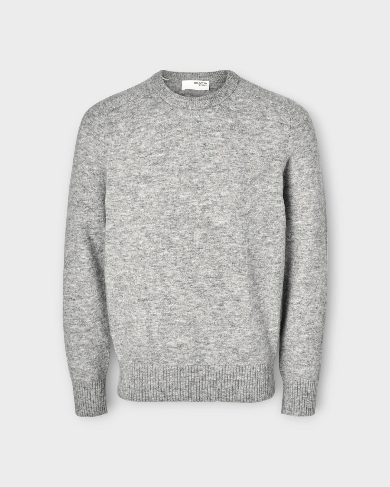 Selected Rai LS Knit Crewneck Light Grey Melange - Lysegrå Striktrøje til Mænd. Her set forfra